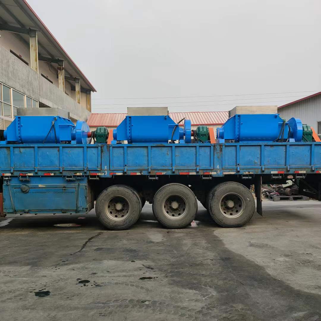 液压翻缸捏合机3