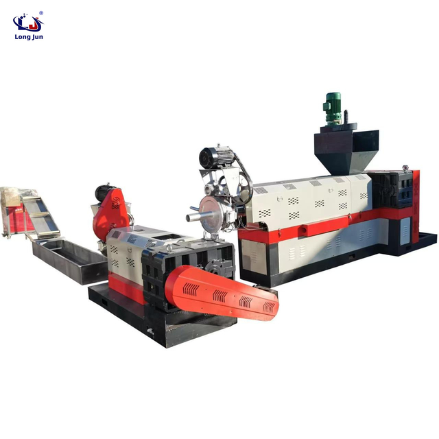 Used plastic recycling granulator